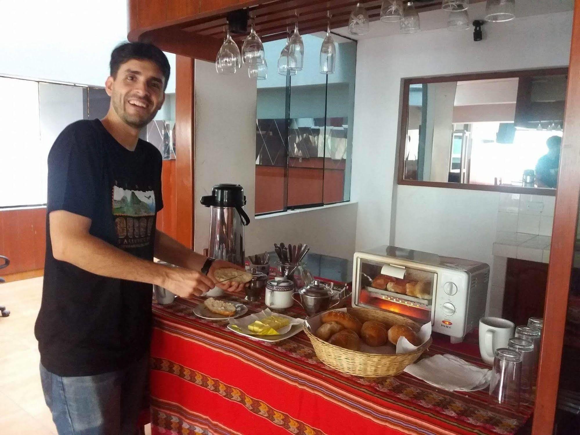 La Posada Del Rey - Lima Airport Hostel Exteriör bild
